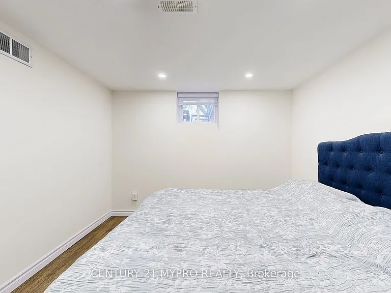 56 Bailey Cres #BASEMENT — Photo 18