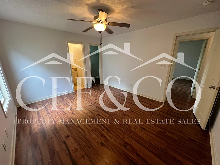 527 Victoria Manor Dr — Photo 7