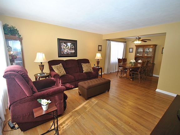 2nd image of 11026 Windsor Dr