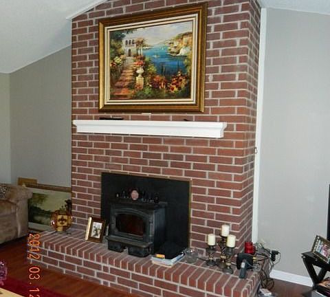 2nd image of 15 Hickory Ln