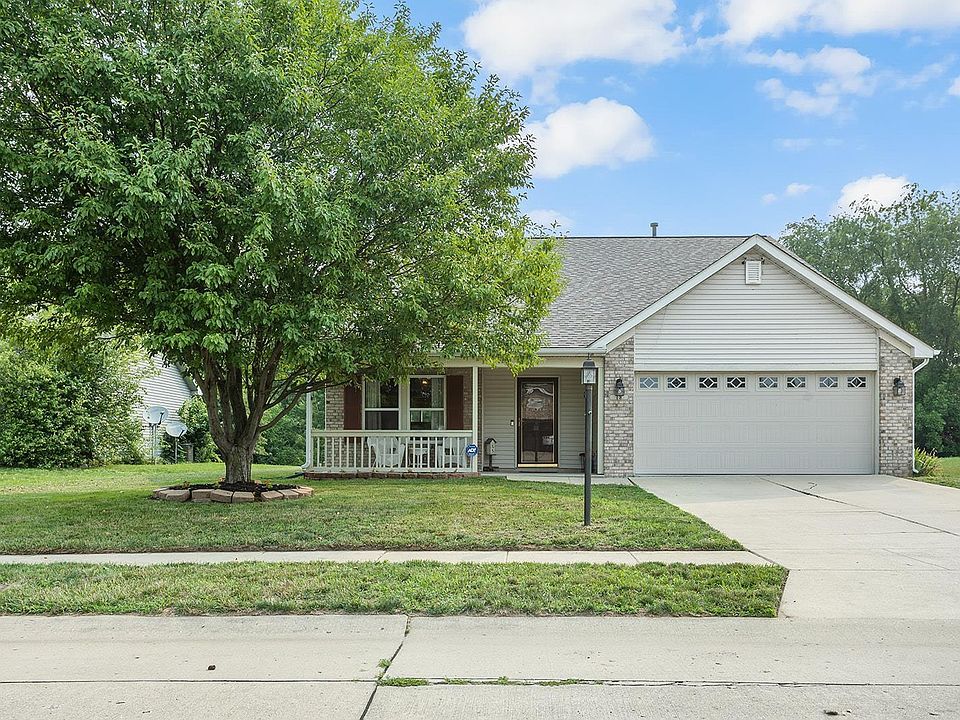 1st image of 18 Trowbridge Dr