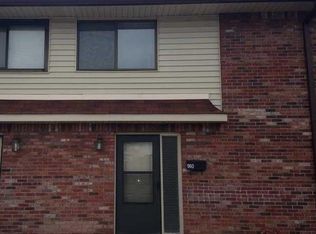 960 Greenwood Trl W, Greenwood, IN 46142