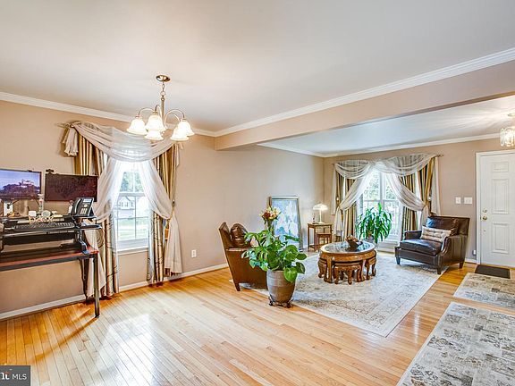5th image of 15653 Piedmont Pl