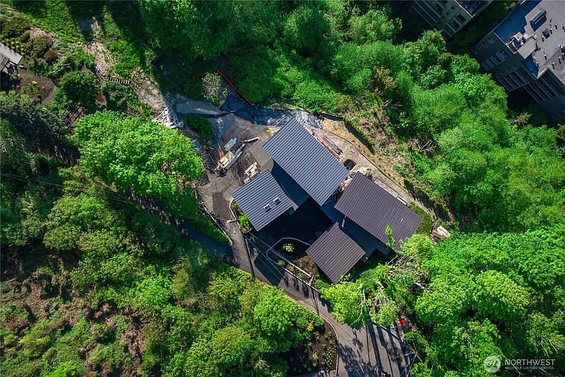 3rd image of 1019 California Lane SW