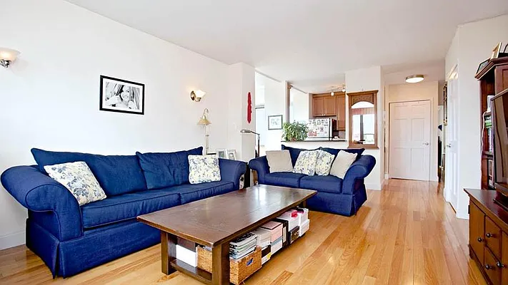 Sold by Fenwick Keats Real Estate | media 2