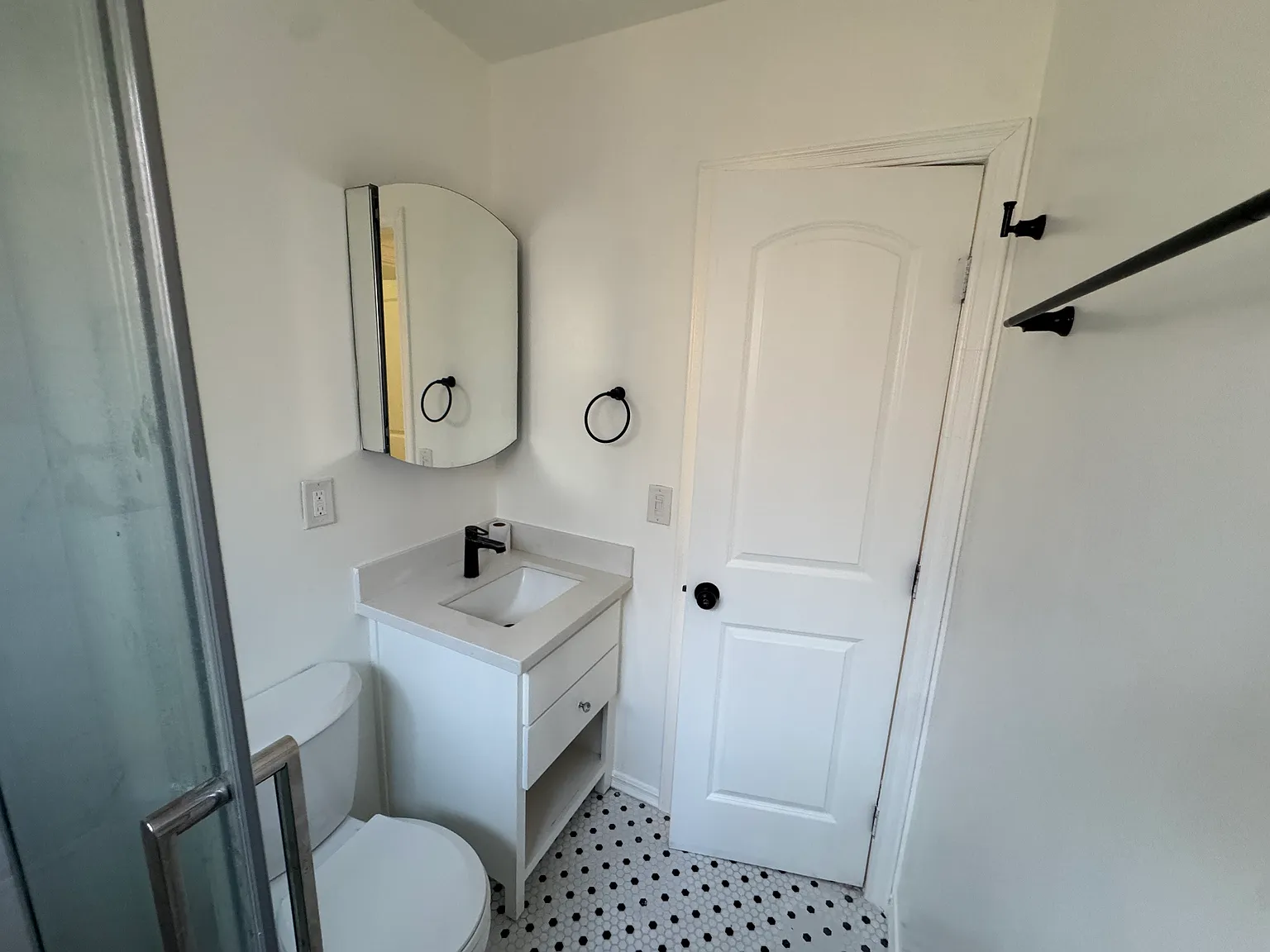 2 bed, 500 sqft, $2,250 — Photo 4