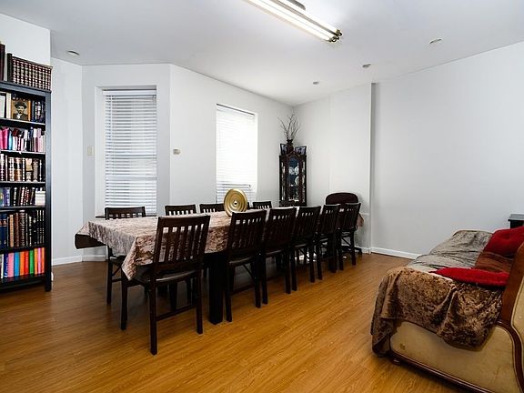 3rd image of 1433 42nd St #4