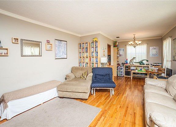 4th image of 2527 E Norma Ave