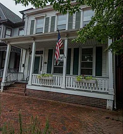2nd image of 405 Washington St