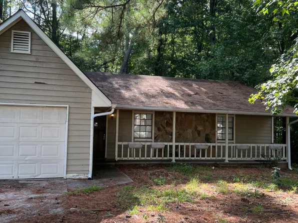 9403 Forest Knoll Dr, Jonesboro, GA 30238