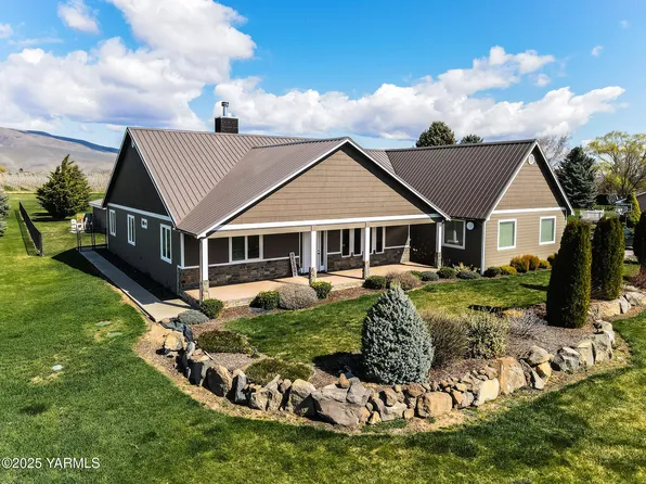 795 Rosenkranz Rd, Tieton, WA 98947