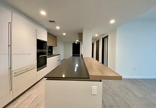 1000 Brickell Plz #2906 Photo 1