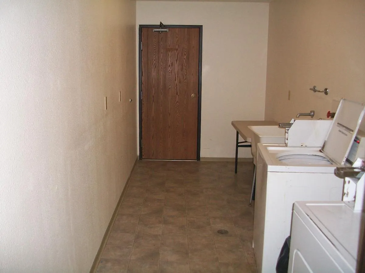 1 & 2 Br Apts Available In Marble For Rent — Photo 2