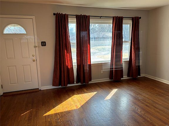 3rd image of 35 Saint Ronald Ln