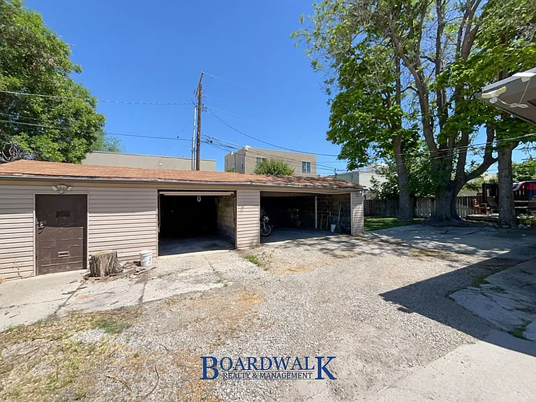 325 E Baird Cir — Photo 23