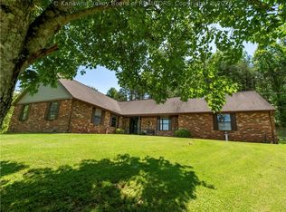 145 Grandview Ests, Clendenin, WV 25045
