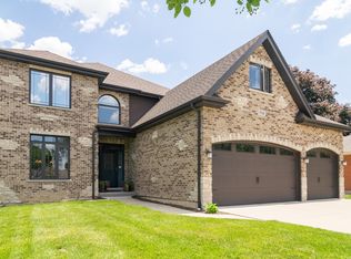 715 N Emroy Ave, Elmhurst, IL 60126