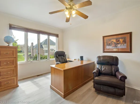 41671 Sudbury Ct, Novi, MI 48375
