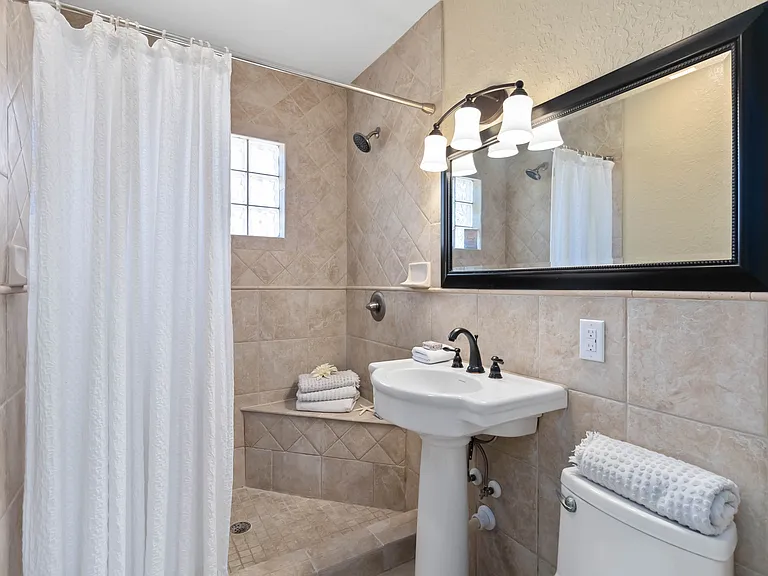 2908 Emory St — Photo 12