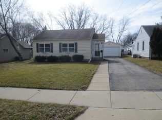 366 Home St, Sycamore, IL 60178