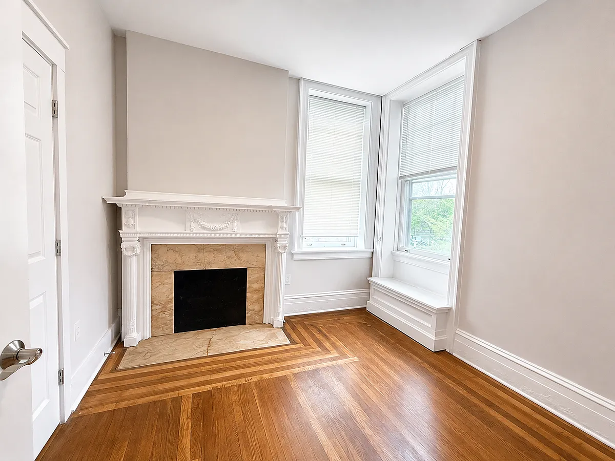 Building Photo - 139 Troup St #204