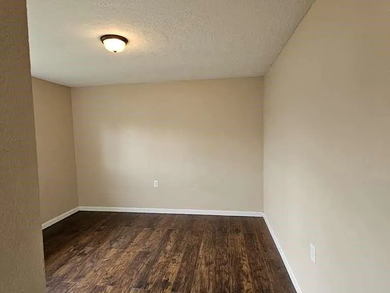 8715 Valley Ledge Dr — Photo 12