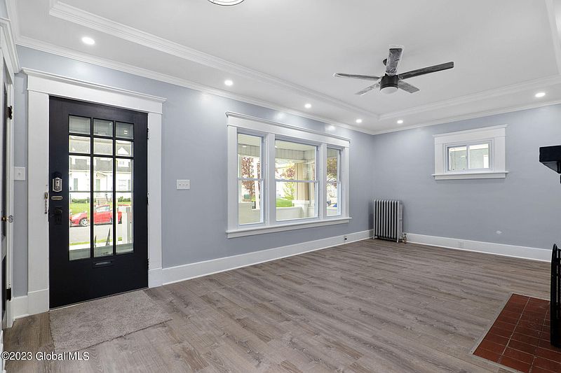 4th image of 519 Plymouth Avenue