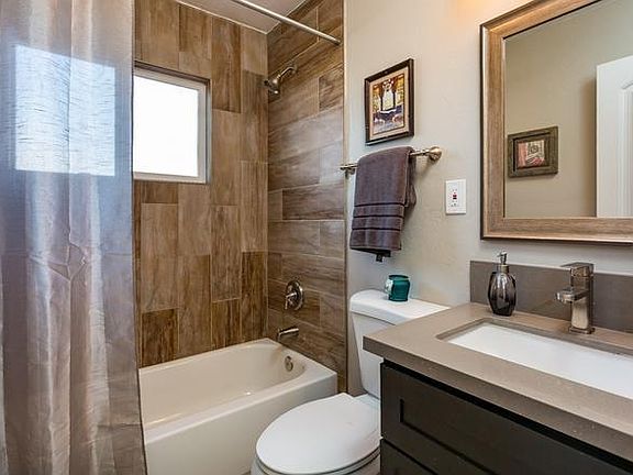 3rd image of 3424 Clairemont Mesa Blvd