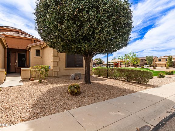 3rd image of 3023 E SILVERSMITH Trail