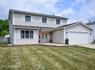 197 Coachlite Trl, Carol Stream, IL 60188