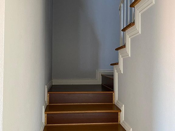4th image of 1532 E Wilson Ave APT 6
