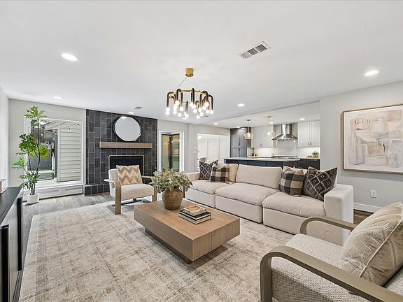 2nd image of 1139 Richelieu Ln