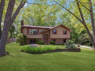 85 Birkshire Dr, Warwick, RI 02886
