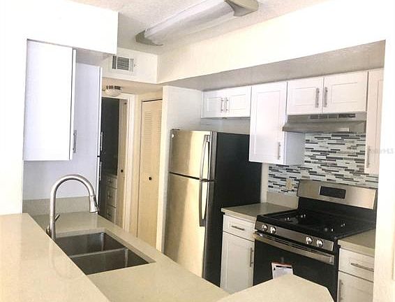 3rd image of 1622 Columbia Arms Cir Unit 166