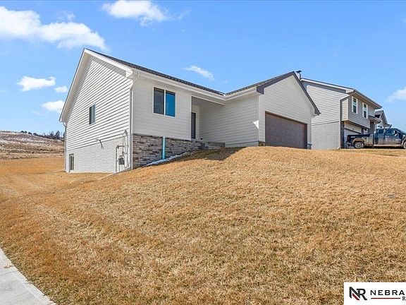4th image of 1423 Poulson Dr