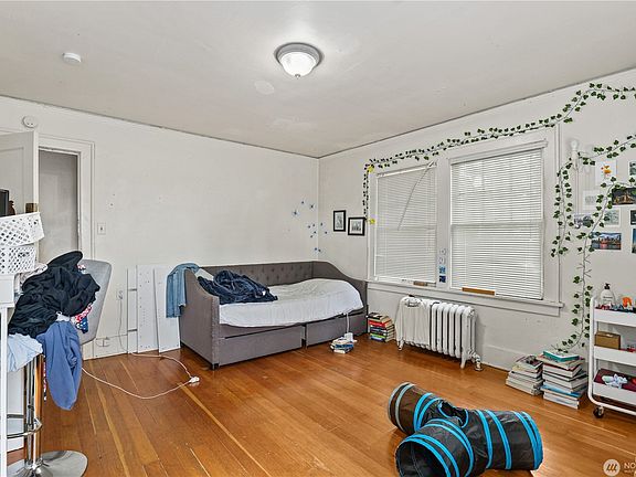 5th image of 5046 19th Ave NE #U