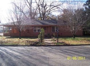 1027 Palestine St, Jacksonville, TX 75766