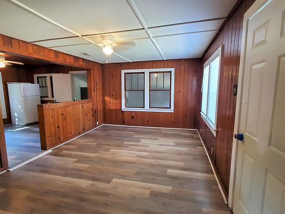 3rd image of 2217 32nd St