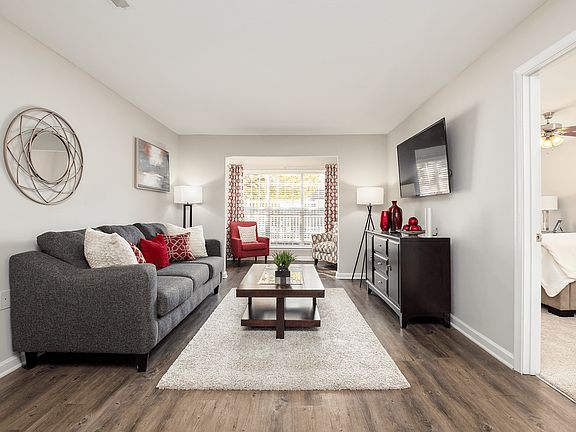 2nd image of 1801 Willow Haven Ln #112152D