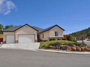 1395 Jen Ct, Redding, CA 96001