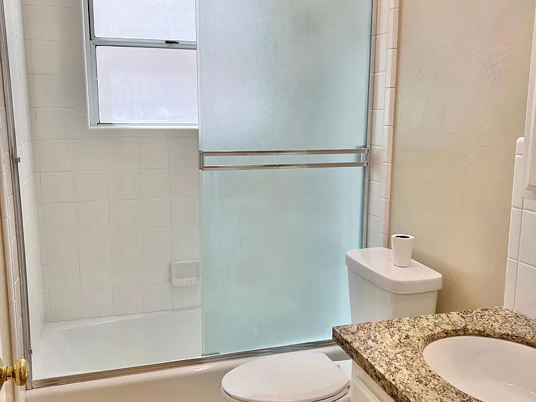 1214 E St #1/2 — Photo 24