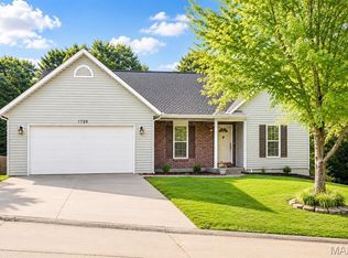 1328 Oakwood Dr, Jackson, MO 63755