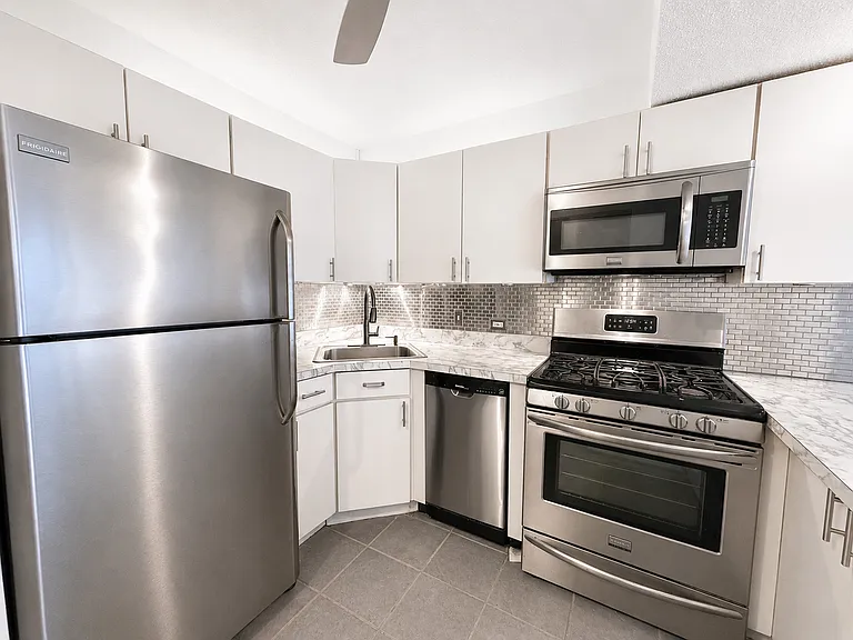 230 E Ontario St #804 — Photo 5