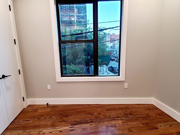 4th image of 3336 Bronx Blvd #10
