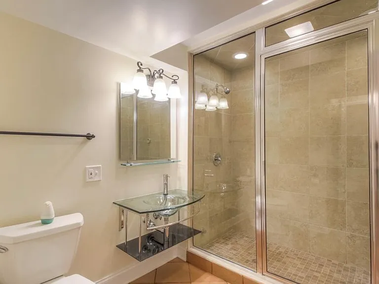 410 Lancaster Ave — Photo 7