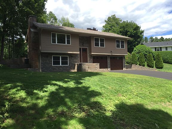 3rd image of 69 Lakeview Circle Dr