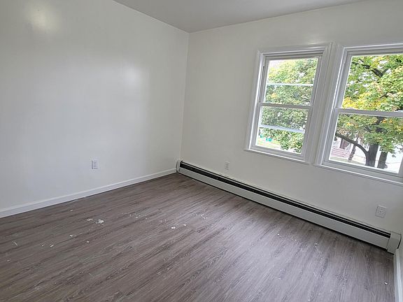5th image of 149-46 Hollywood Ave