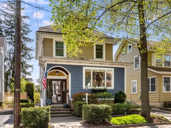 27 Edgewood Rd, Bloomfield Twp., NJ 07003