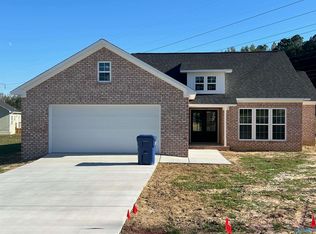 15 Swanee Dr #D, Albertville, AL 35950