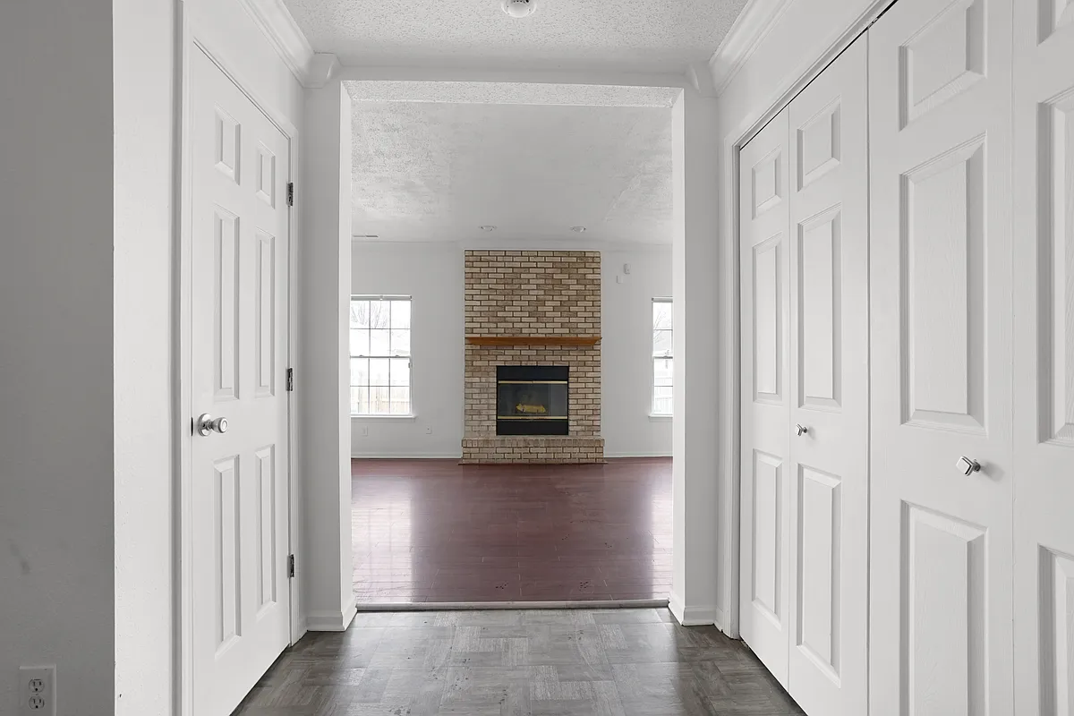 Building Photo - 4229 Village Bend Dr